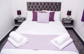 Homestay in Birmingham Sleeps 8 - Free Parking & Wifi